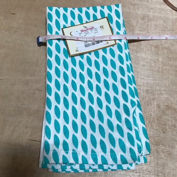 Classic Home Set of 4 Napkins - Picture 2 of 2